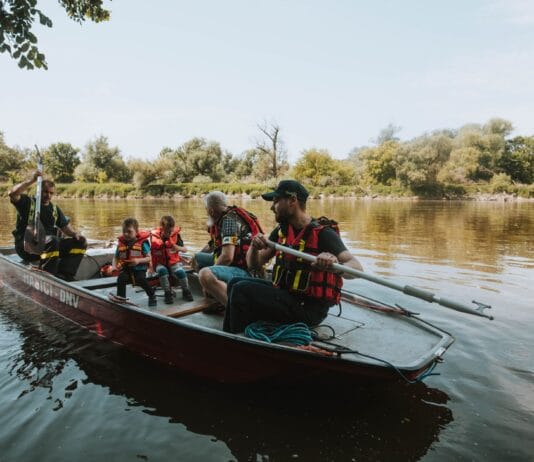 Jak ubrać dziecko na ryby przy 10, 15 i 20°C? Warstwy na każdą pogodę Jak ubrać dziecko na ryby przy 10, 15 i 20°C? Warstwy na każdą pogodę